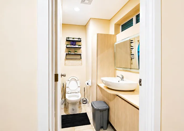 Modern With Free Pool, Gym, Wi-fi & Netflix
